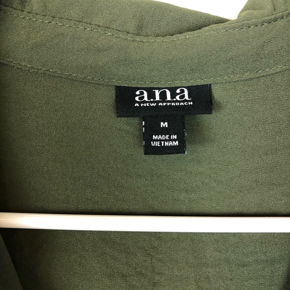 ✨Ana Long Sleeve Button Down Top✨ - Picture 5 of 5